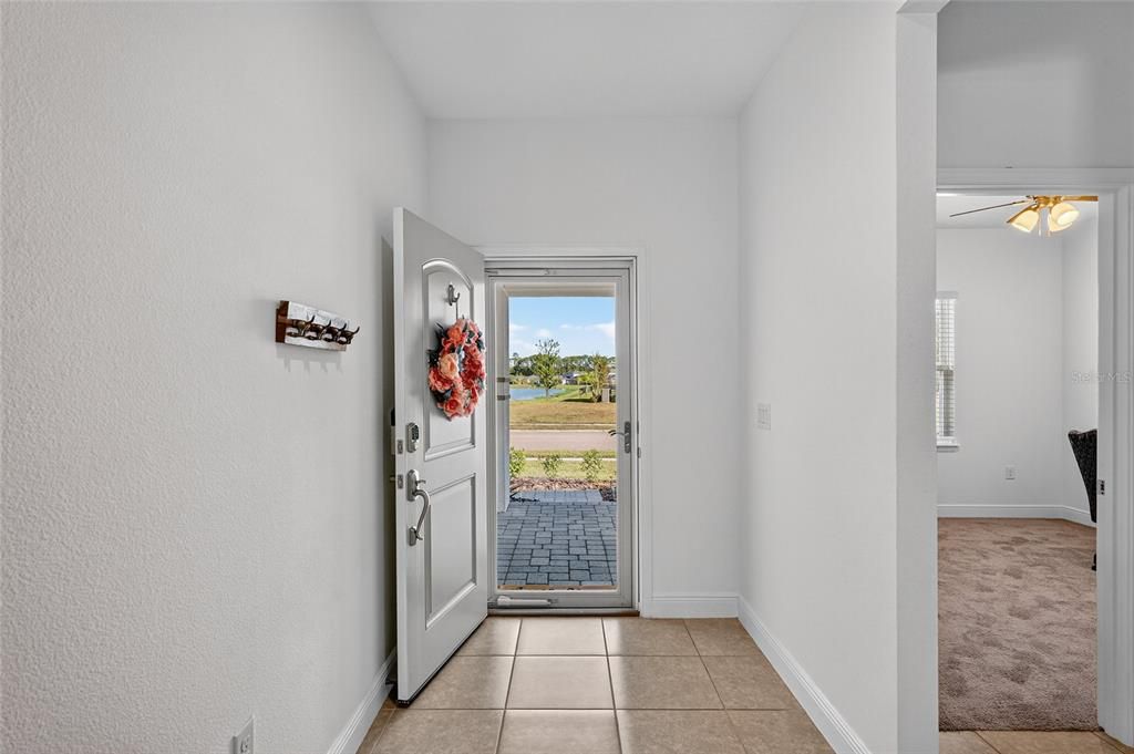 Под контрактом: $339,900 (3 спален, 2 ванн, 1626 Квадратных фут)