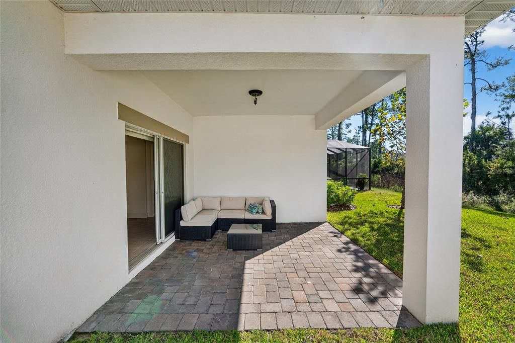 Под контрактом: $339,900 (3 спален, 2 ванн, 1626 Квадратных фут)