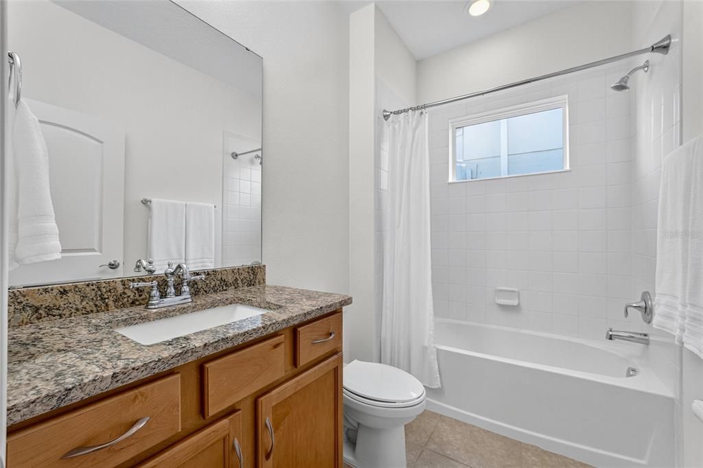 Под контрактом: $339,900 (3 спален, 2 ванн, 1626 Квадратных фут)