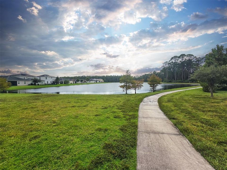 Под контрактом: $339,900 (3 спален, 2 ванн, 1626 Квадратных фут)