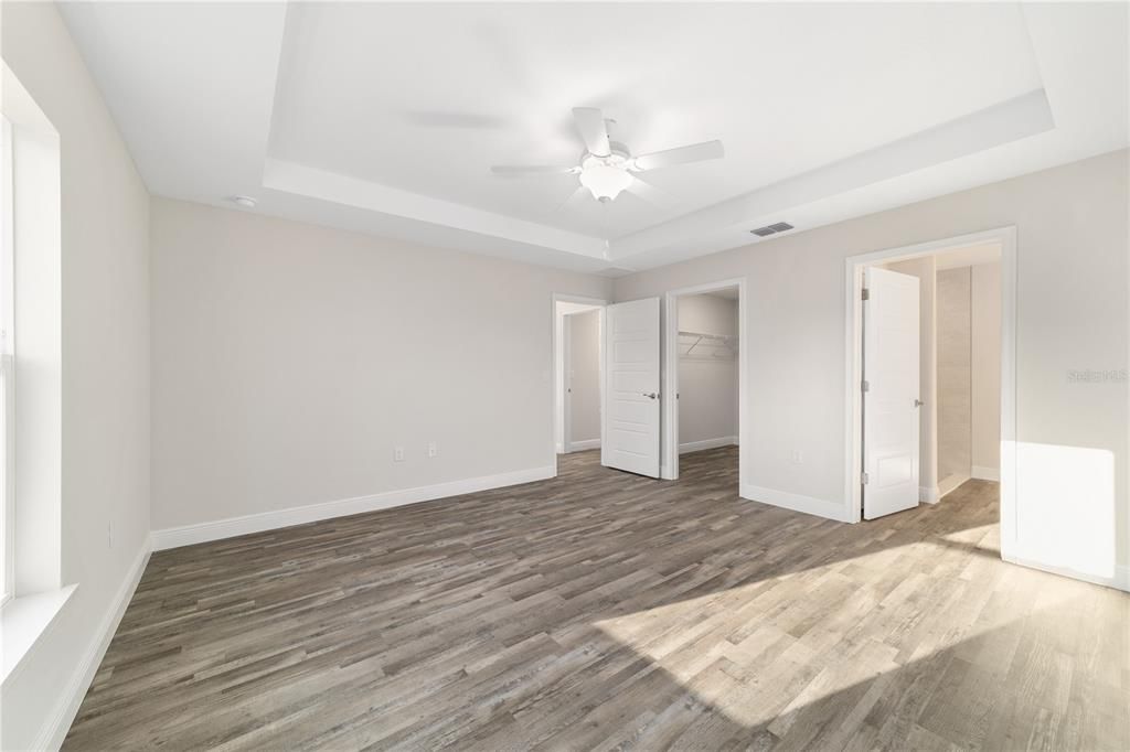 Под контрактом: $268,000 (3 спален, 2 ванн, 1453 Квадратных фут)