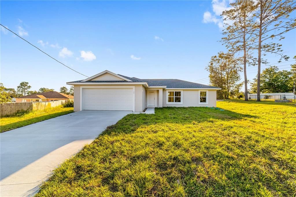 Под контрактом: $268,000 (3 спален, 2 ванн, 1453 Квадратных фут)