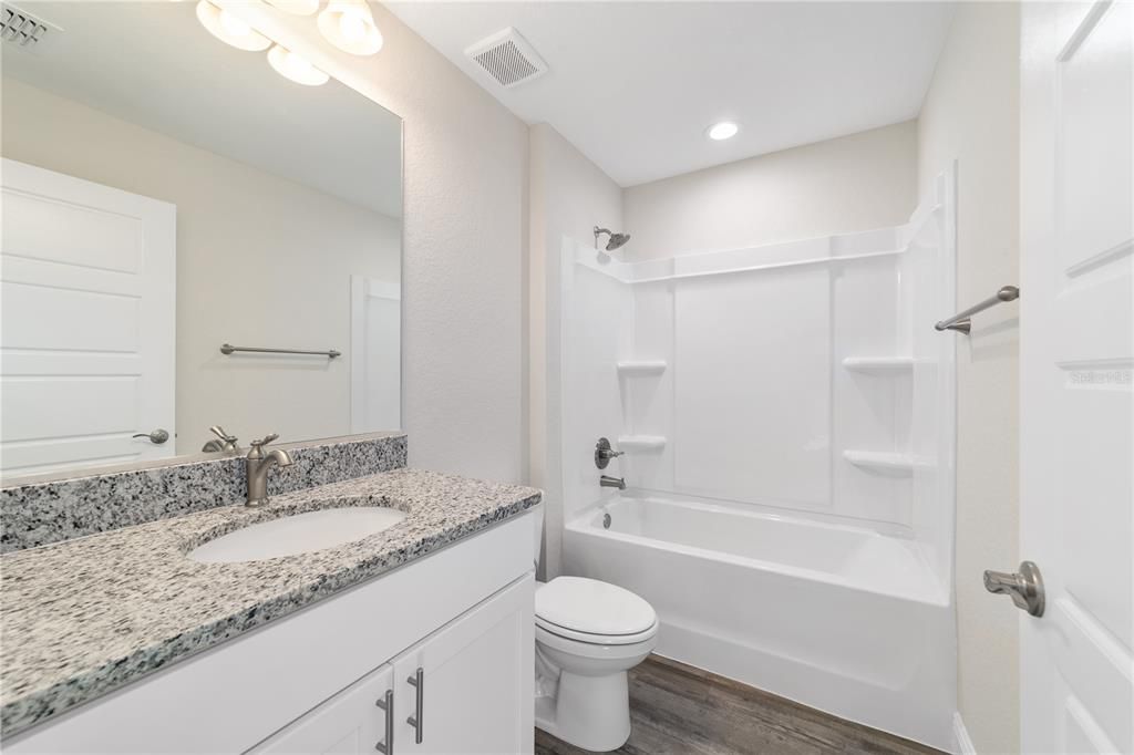 Под контрактом: $268,000 (3 спален, 2 ванн, 1453 Квадратных фут)