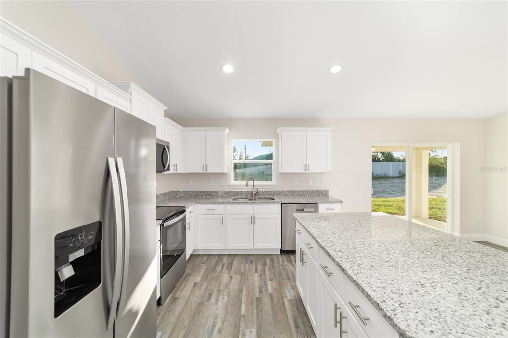 Под контрактом: $268,000 (3 спален, 2 ванн, 1453 Квадратных фут)