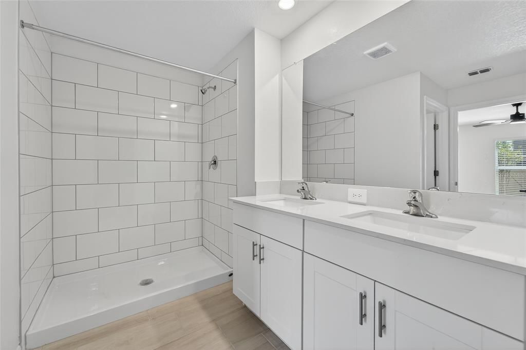 For Rent: $2,300 (3 beds, 2 baths, 1448 Square Feet)