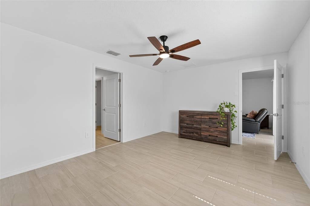 For Rent: $2,300 (3 beds, 2 baths, 1448 Square Feet)