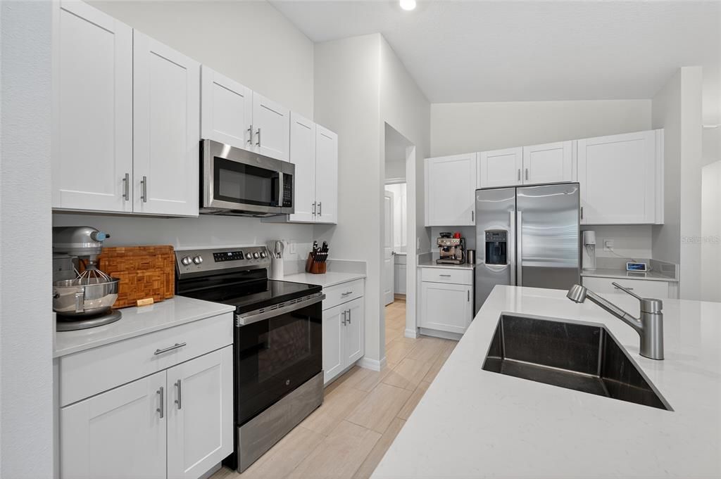 For Rent: $2,300 (3 beds, 2 baths, 1448 Square Feet)