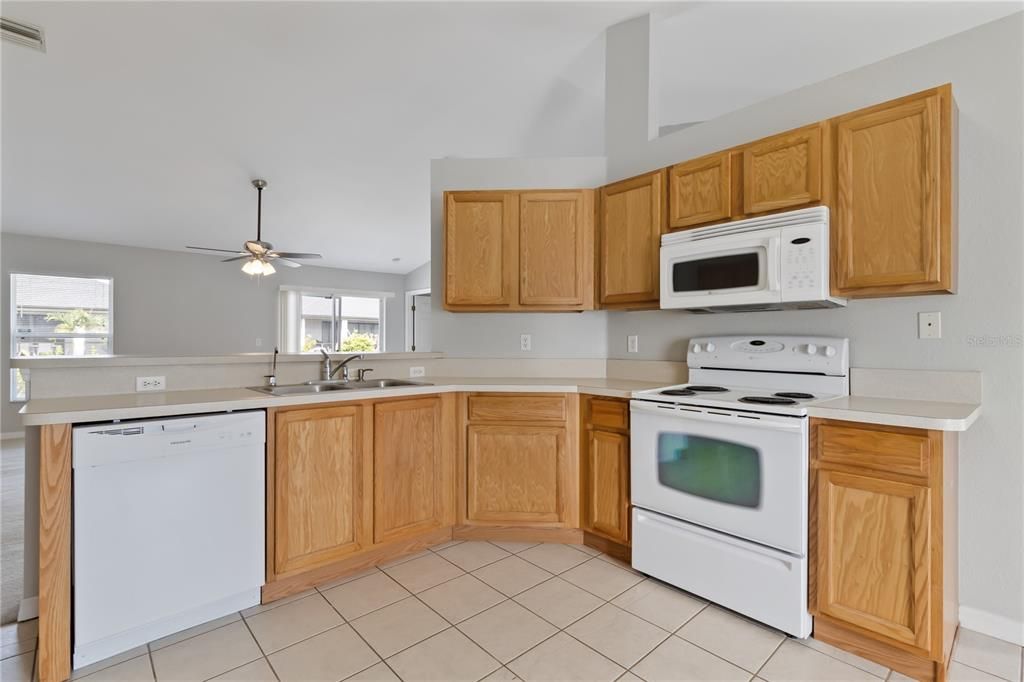 En Renta: $1,950 (3 camas, 2 baños, 1850 Pies cuadrados)