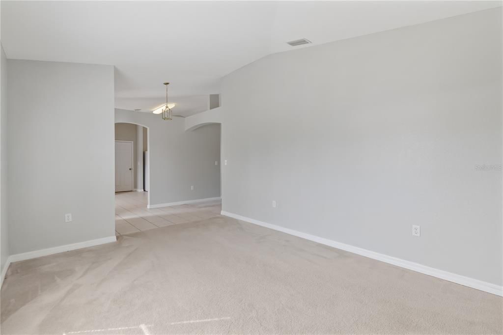 En Renta: $1,950 (3 camas, 2 baños, 1850 Pies cuadrados)