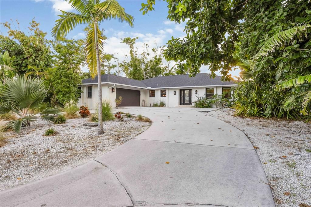 For Sale: $1,129,000 (3 beds, 2 baths, 2255 Square Feet)