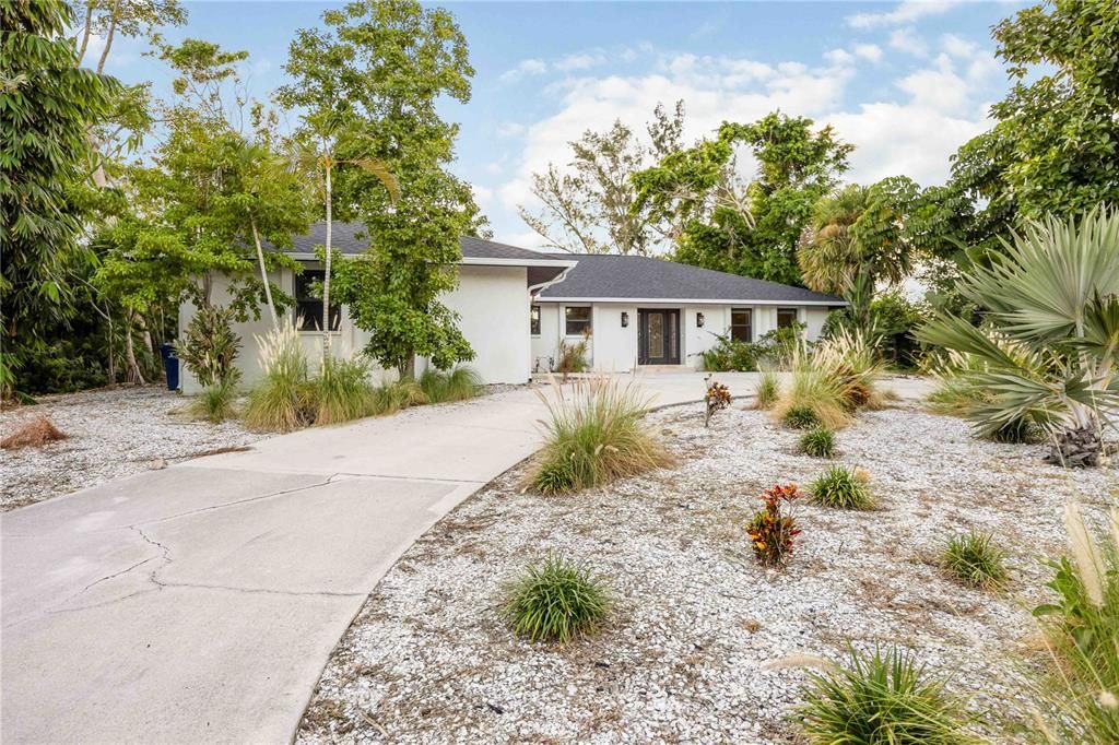 For Sale: $1,129,000 (3 beds, 2 baths, 2255 Square Feet)