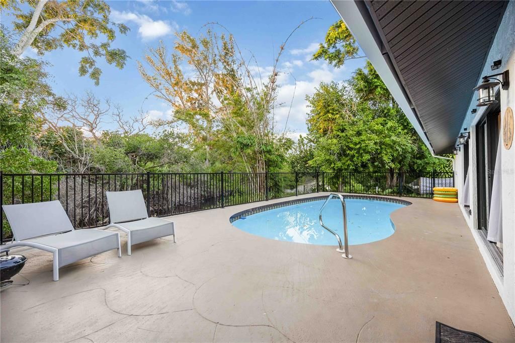 For Sale: $1,129,000 (3 beds, 2 baths, 2255 Square Feet)