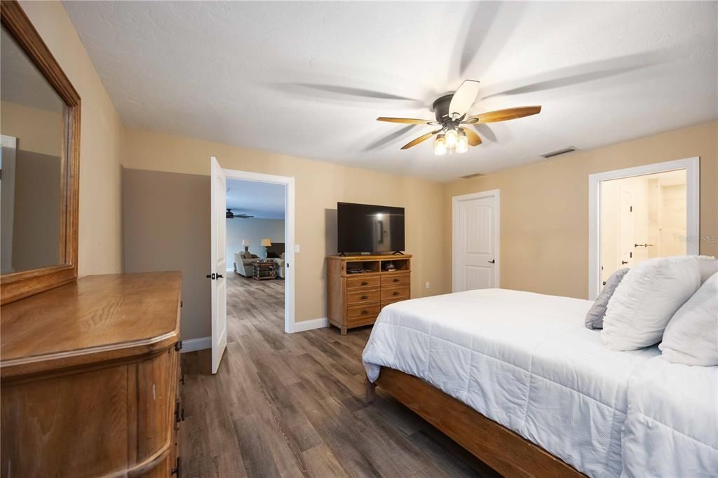 For Sale: $1,129,000 (3 beds, 2 baths, 2255 Square Feet)