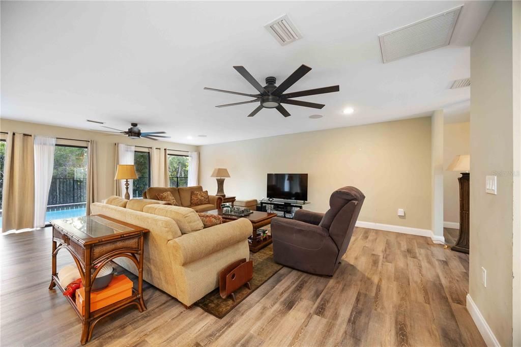 For Sale: $1,129,000 (3 beds, 2 baths, 2255 Square Feet)