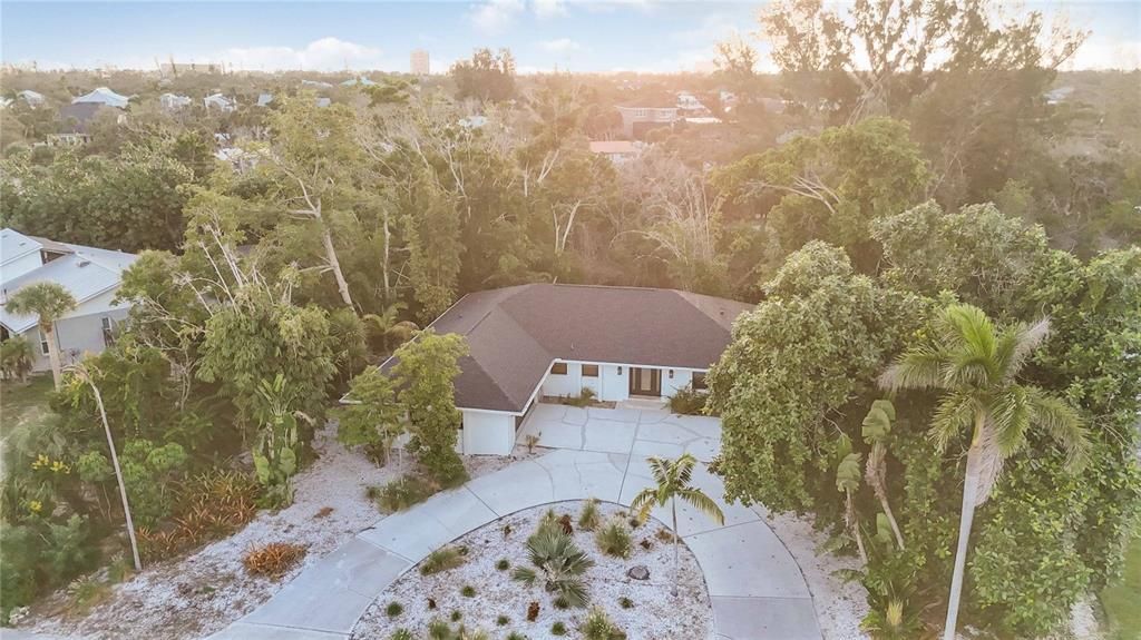 For Sale: $1,129,000 (3 beds, 2 baths, 2255 Square Feet)