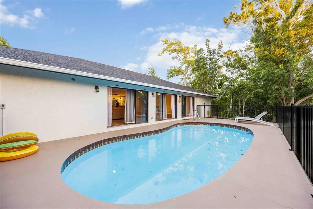 For Sale: $1,129,000 (3 beds, 2 baths, 2255 Square Feet)