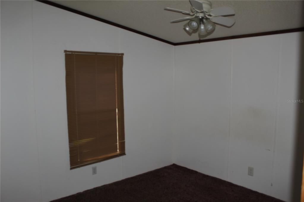 合同活跃: $150,000 (3 贝兹, 2 浴室, 864 平方英尺)