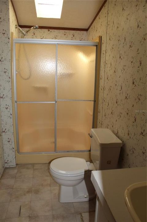 合同活跃: $150,000 (3 贝兹, 2 浴室, 864 平方英尺)