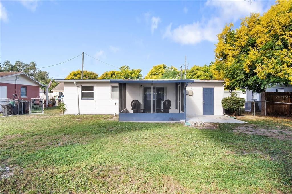 合同活跃: $150,000 (2 贝兹, 1 浴室, 676 平方英尺)