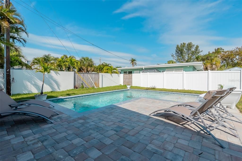 For Sale: $1,799,000 (4 beds, 4 baths, 2037 Square Feet)