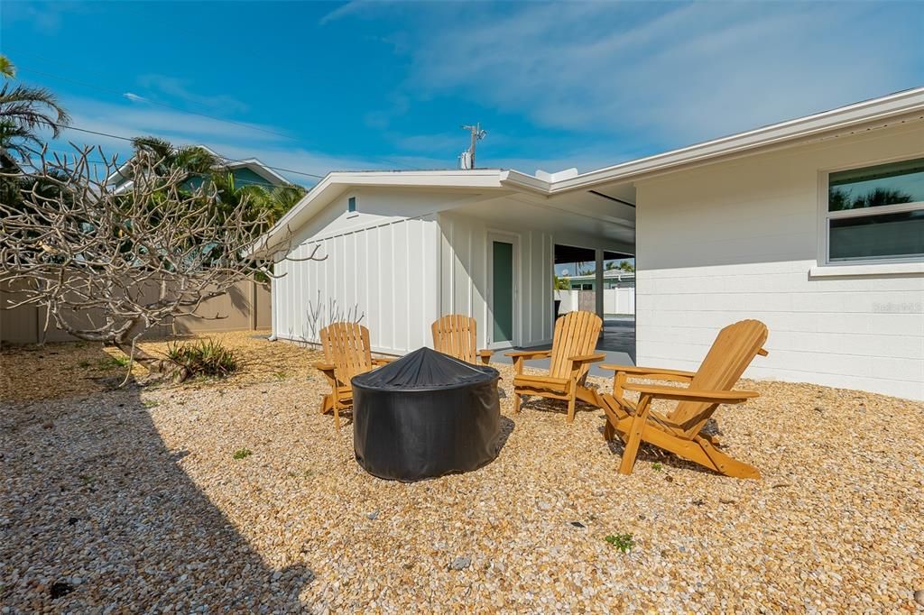 For Sale: $1,799,000 (4 beds, 4 baths, 2037 Square Feet)