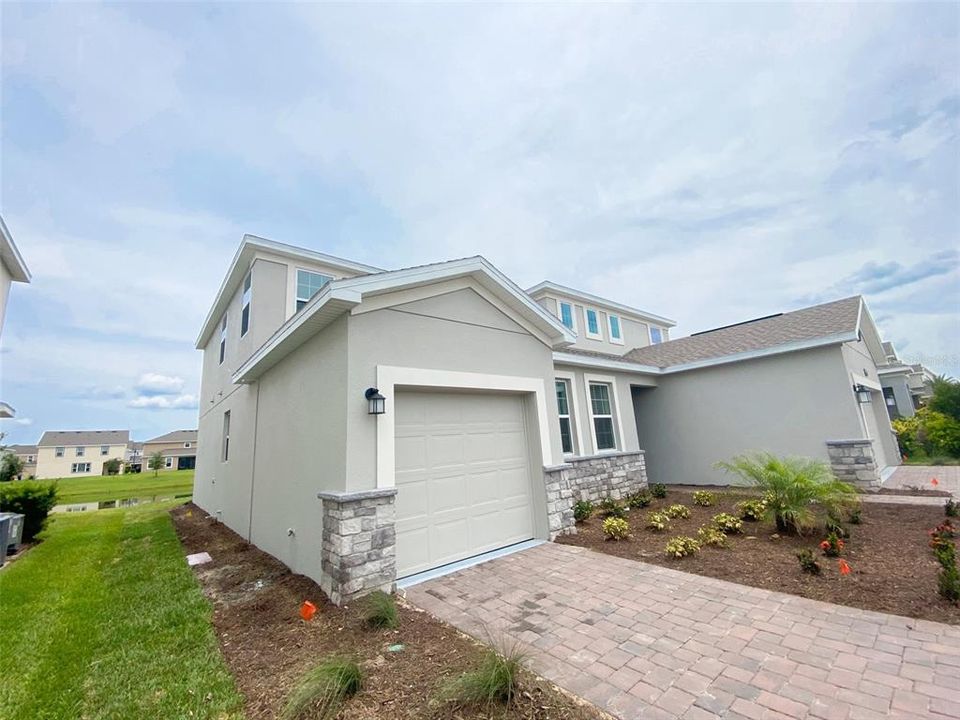 出租: $3,450 (6 贝兹, 4 浴室, 3945 平方英尺)