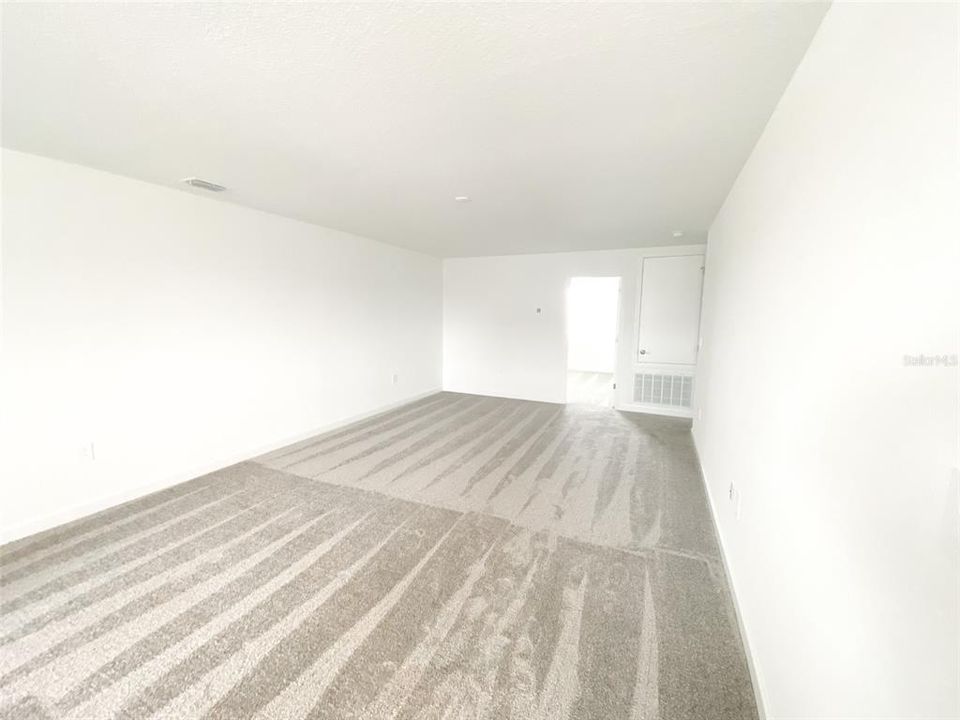 出租: $3,450 (6 贝兹, 4 浴室, 3945 平方英尺)