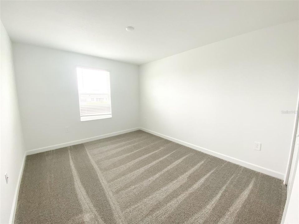 出租: $3,450 (6 贝兹, 4 浴室, 3945 平方英尺)