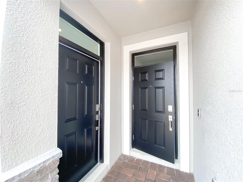 出租: $3,450 (6 贝兹, 4 浴室, 3945 平方英尺)