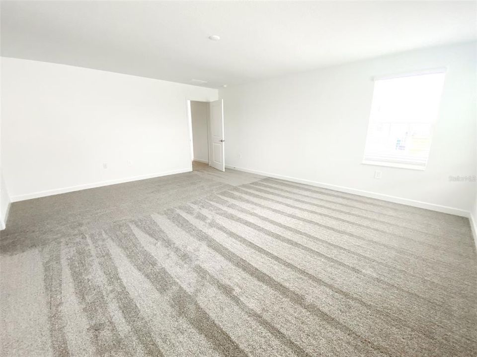 出租: $3,450 (6 贝兹, 4 浴室, 3945 平方英尺)