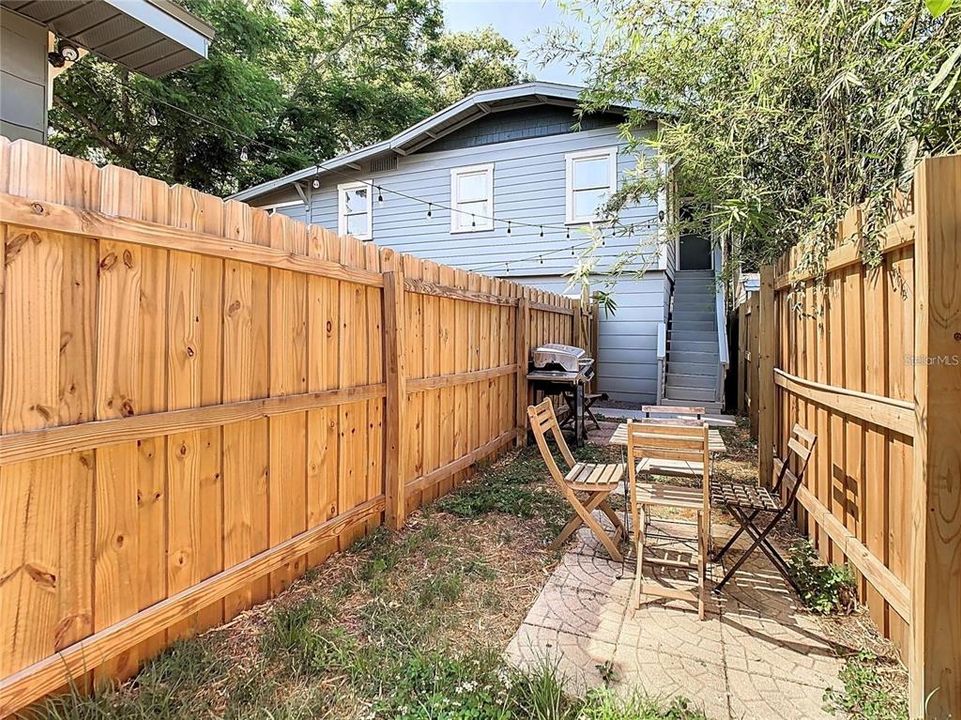 For Rent: $2,000 (2 beds, 1 baths, 724 Square Feet)