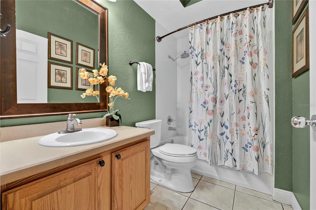 For Sale: $349,900 (3 beds, 2 baths, 1717 Square Feet)