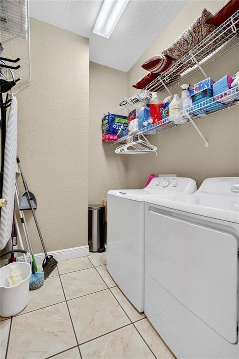 For Sale: $349,900 (3 beds, 2 baths, 1717 Square Feet)