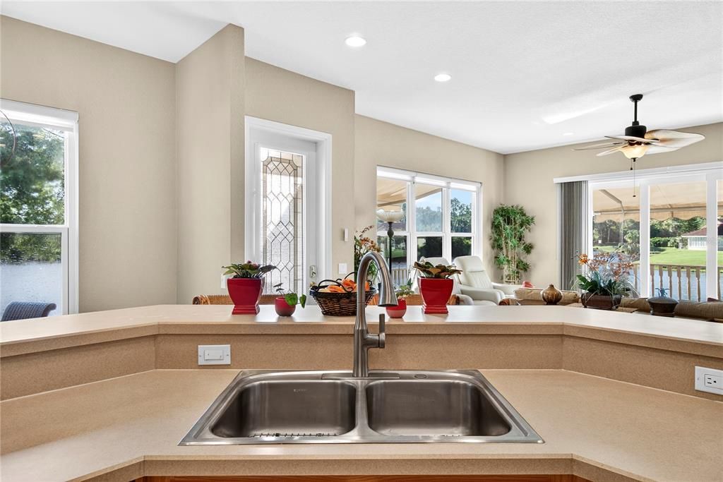 For Sale: $349,900 (3 beds, 2 baths, 1717 Square Feet)