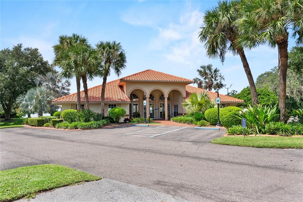 For Sale: $349,900 (3 beds, 2 baths, 1717 Square Feet)