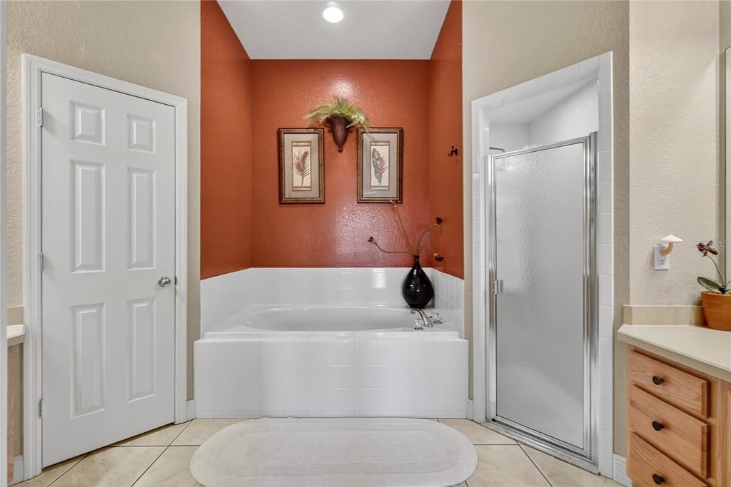 For Sale: $349,900 (3 beds, 2 baths, 1717 Square Feet)