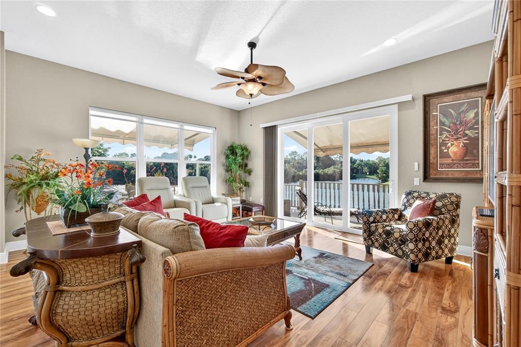 For Sale: $349,900 (3 beds, 2 baths, 1717 Square Feet)