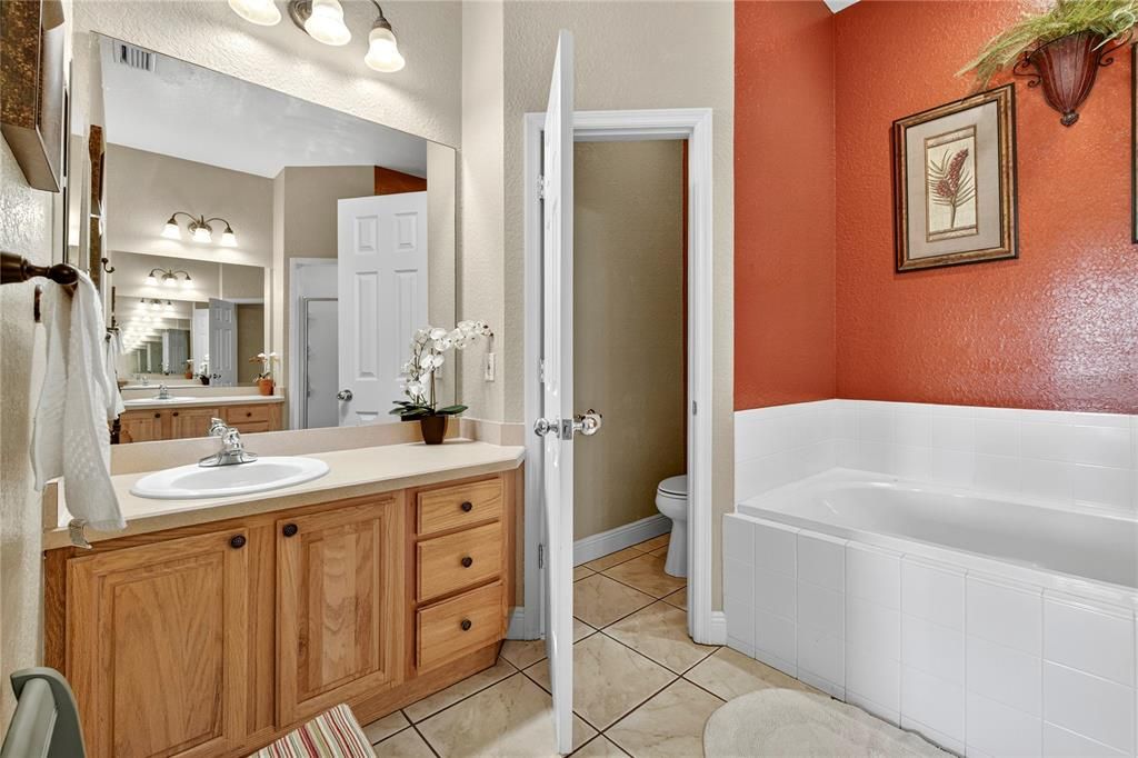 For Sale: $349,900 (3 beds, 2 baths, 1717 Square Feet)