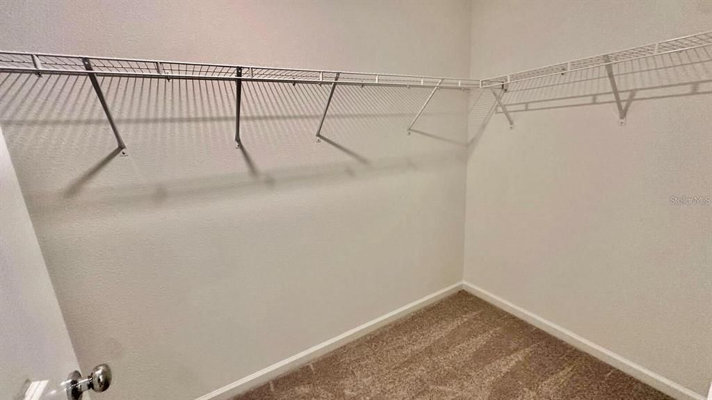 En Renta: $2,150 (4 camas, 2 baños, 1800 Pies cuadrados)