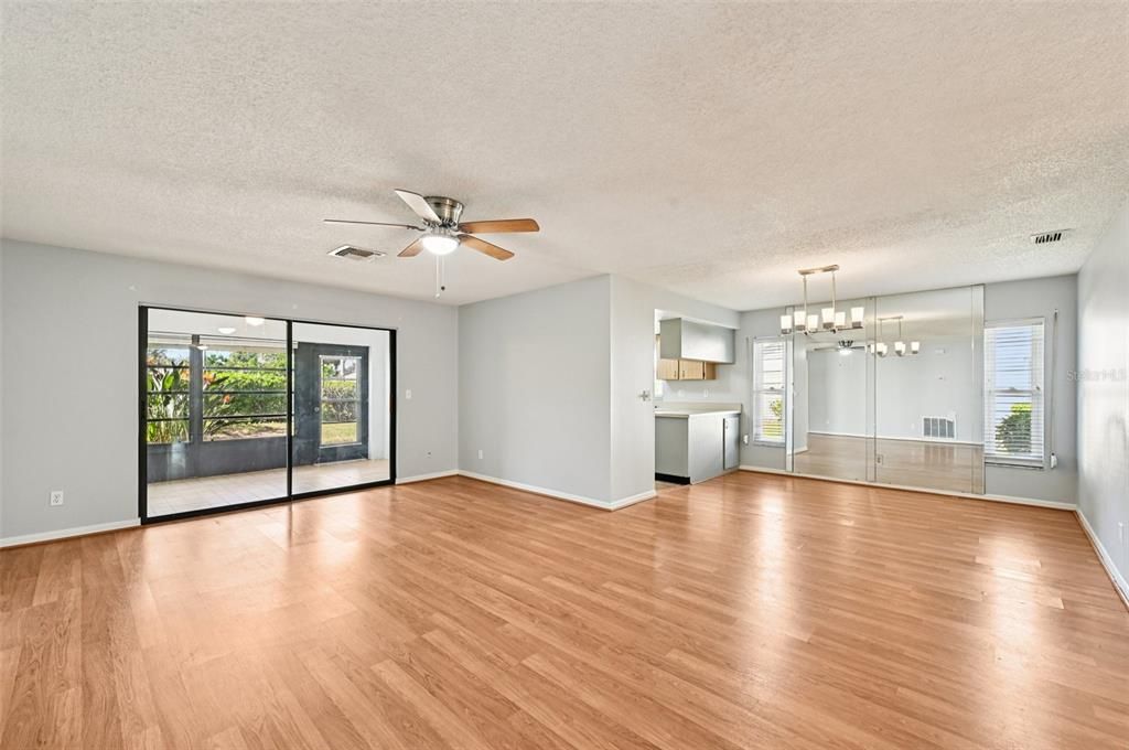 For Sale: $194,900 (2 beds, 2 baths, 1529 Square Feet)