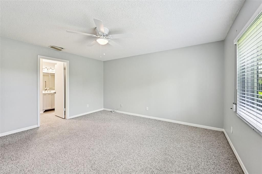 For Sale: $194,900 (2 beds, 2 baths, 1529 Square Feet)