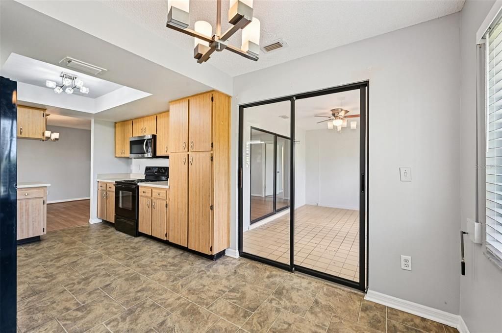 For Sale: $194,900 (2 beds, 2 baths, 1529 Square Feet)