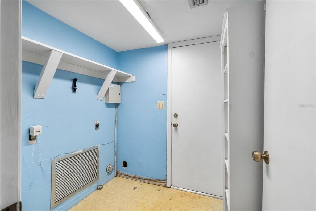 For Sale: $720,000 (4 beds, 3 baths, 3380 Square Feet)