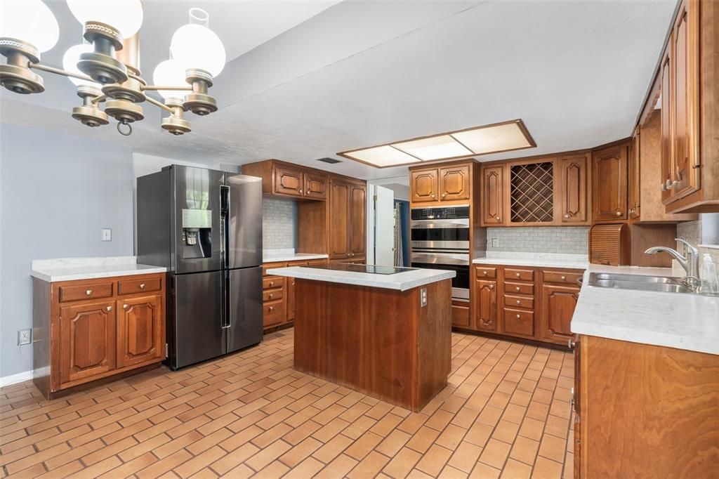 For Sale: $720,000 (4 beds, 3 baths, 3380 Square Feet)