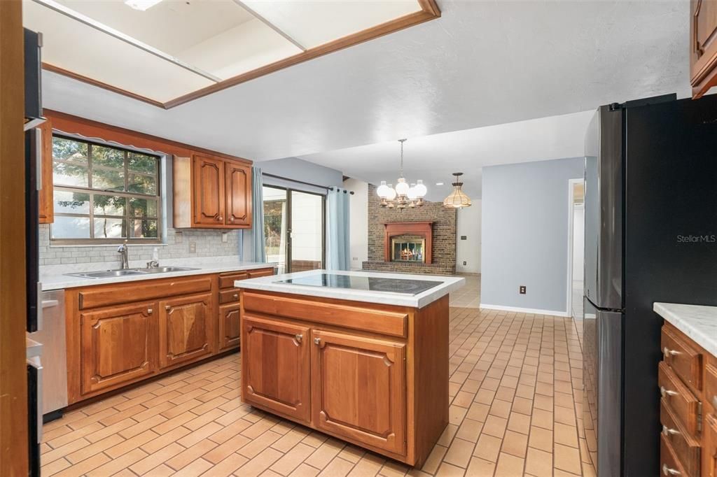 For Sale: $720,000 (4 beds, 3 baths, 3380 Square Feet)