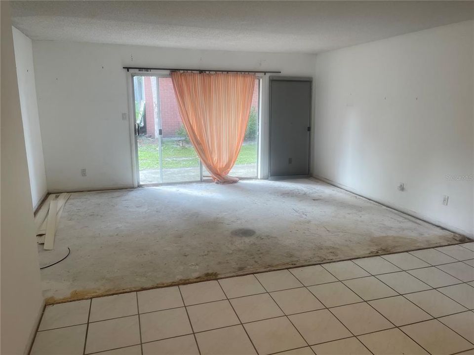 待售: $40,000 (2 贝兹, 2 浴室, 1088 平方英尺)