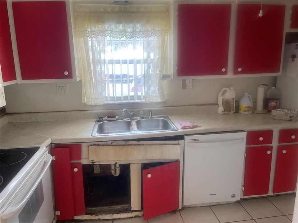 待售: $40,000 (2 贝兹, 2 浴室, 1088 平方英尺)