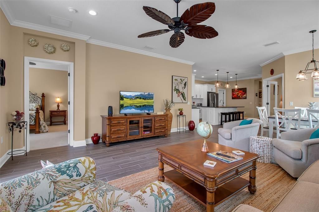 Activo con contrato: $459,000 (3 camas, 2 baños, 1832 Pies cuadrados)