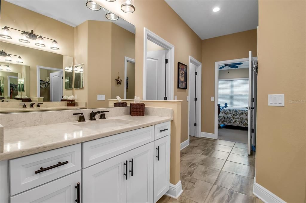 Activo con contrato: $459,000 (3 camas, 2 baños, 1832 Pies cuadrados)