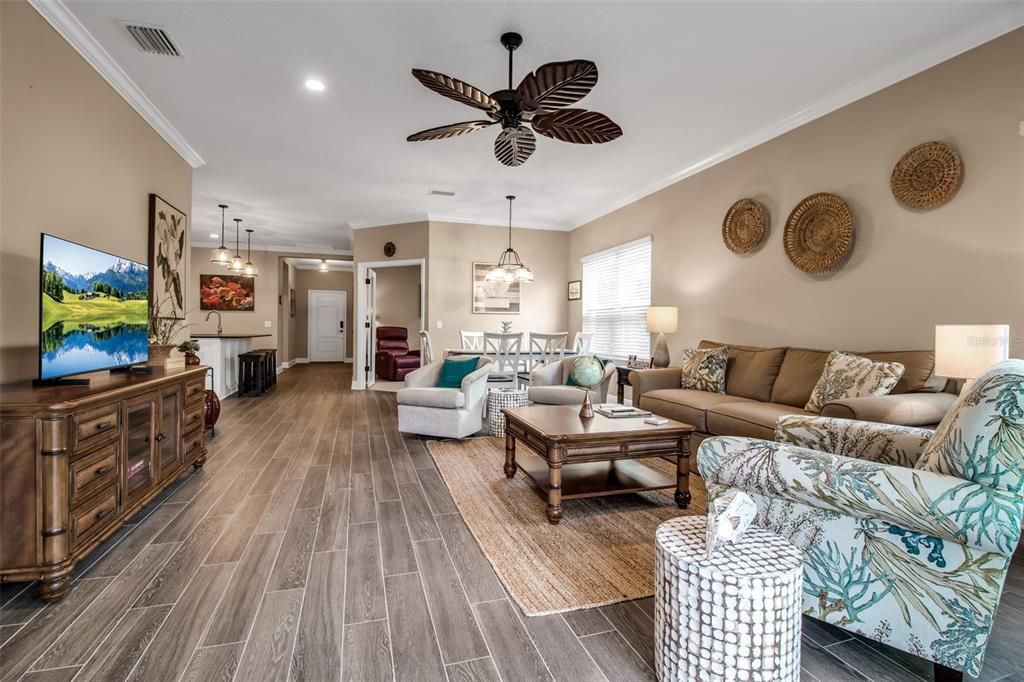 Activo con contrato: $459,000 (3 camas, 2 baños, 1832 Pies cuadrados)